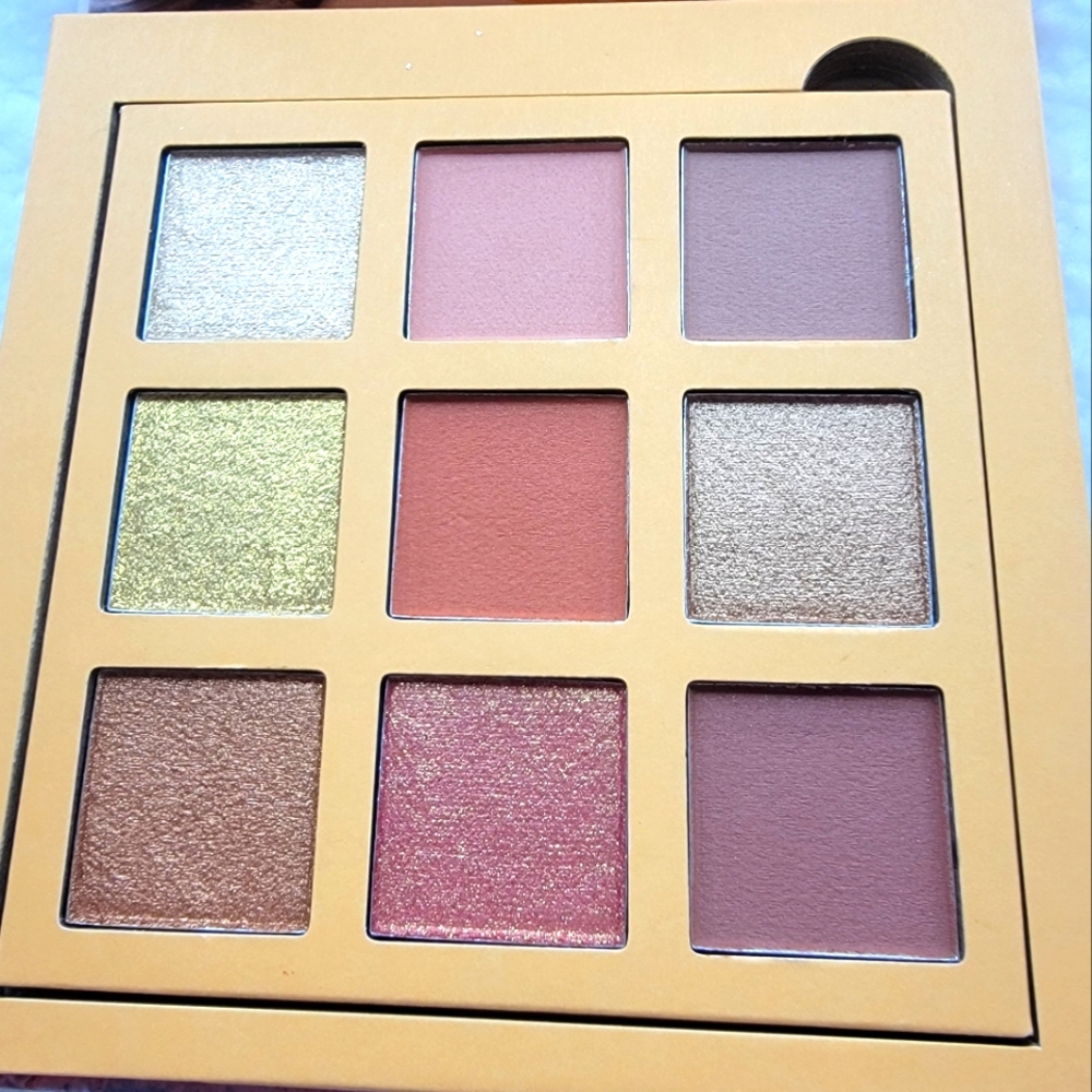 🎉HOST PICK🎉 Pley Beauty Golden Girl Eyeshadow Palette! - Picture 6 of 6